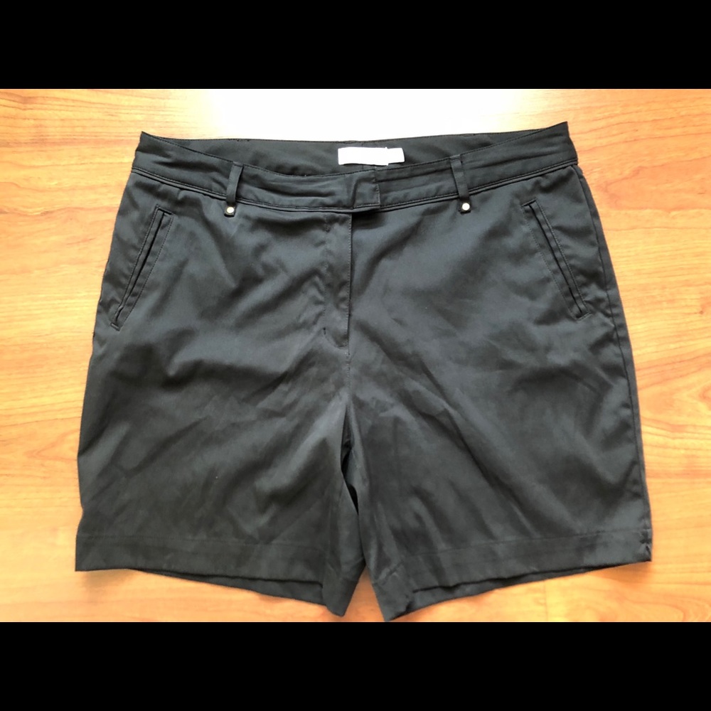 Lady Hagen Golf Shorts Black with Gold Hardware